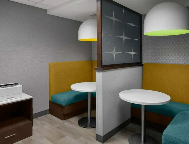 Hampton Inn & Suites Grand Rapids-Airport 28th St hotel detail image 4