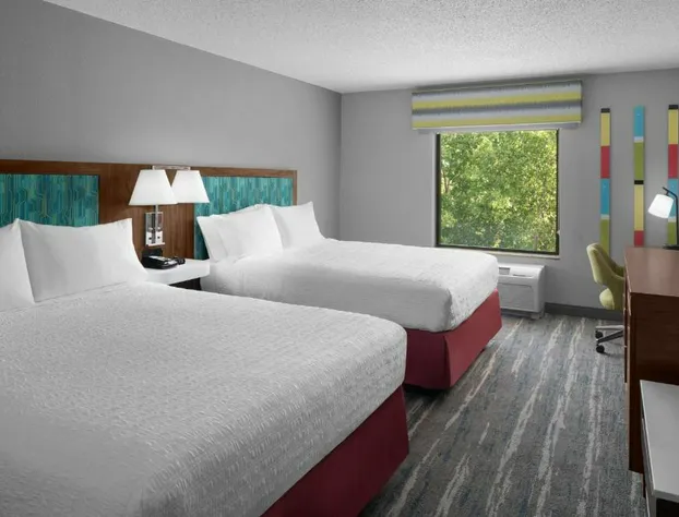 Hampton Inn & Suites Grand Rapids-Airport 28th St hotel detail image 4