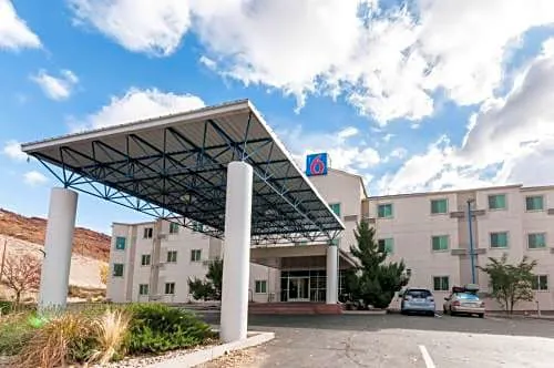 Motel 6 Moab hotel hero