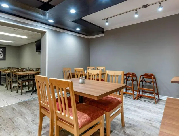 Quality Inn & Suites hotel detail image 2