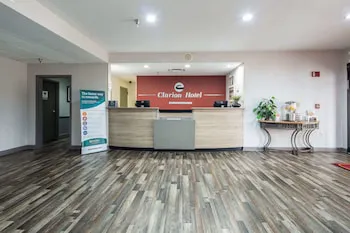 Clarion Inn near Lookout Mountain hotel detail image 3