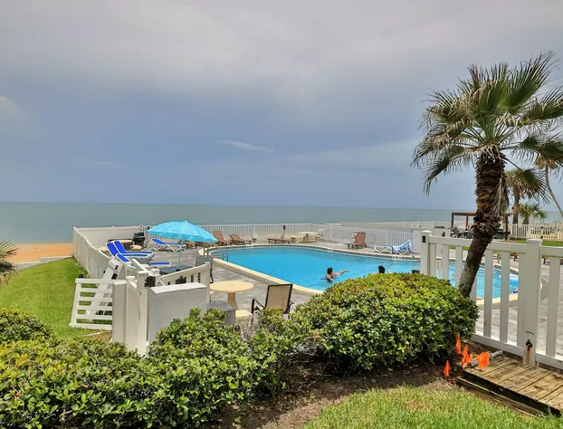 Driftwood Beach Motel hotel detail image 4