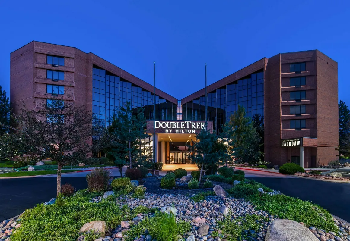 DoubleTree by Hilton Denver - Aurora hotel hero