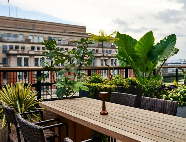 Eaton DC hotel detail image 3