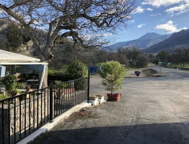 Sequoia Village hotel detail image 1