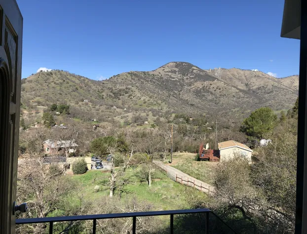 Sierra Lodge Three Rivers hotel detail image 1