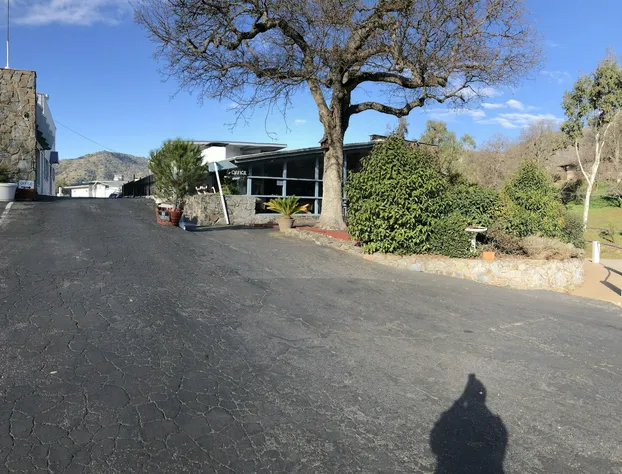 Sierra Lodge Three Rivers hotel detail image 3