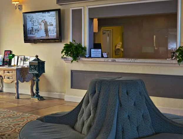 Lafayette Hotel & Club hotel detail image 2