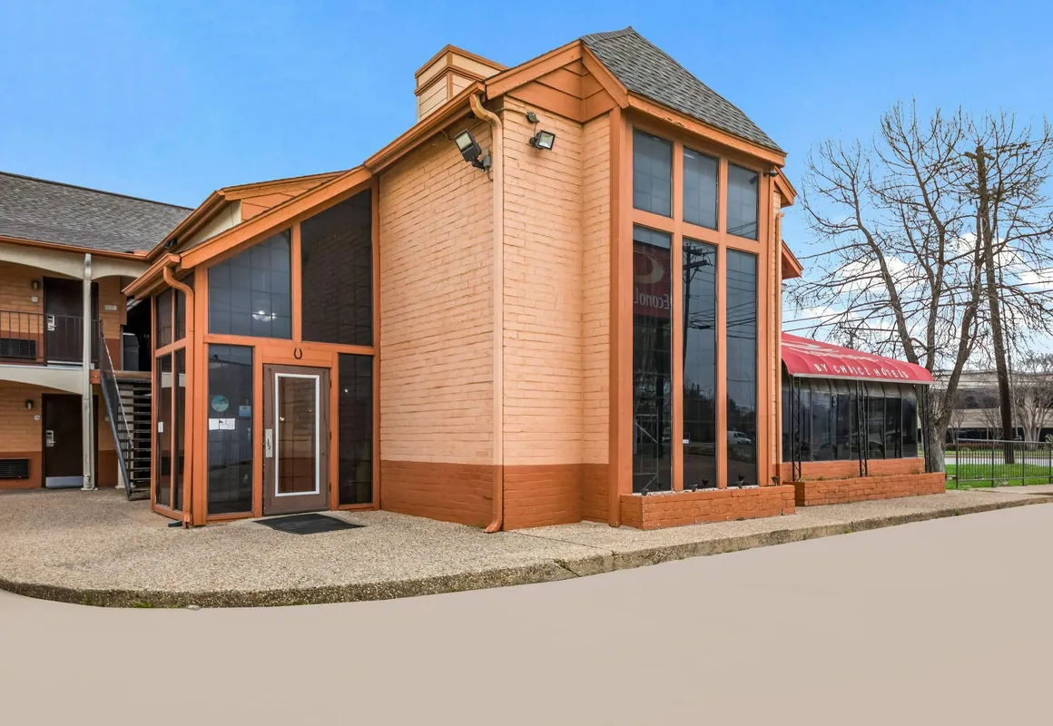 Econo Lodge Austin North near The Domain hotel hero