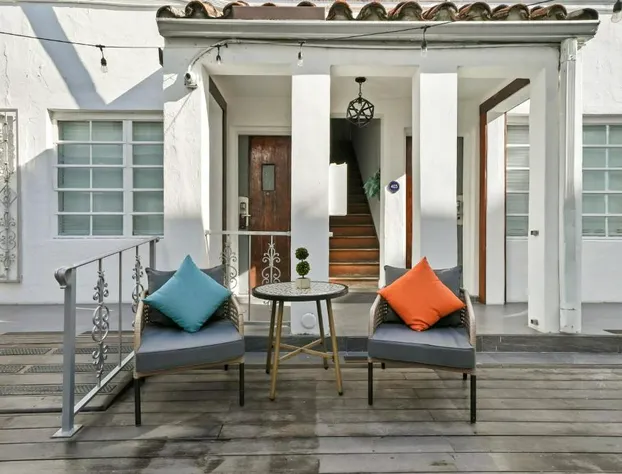 Chesterfield Hotel & Suites hotel detail image 4