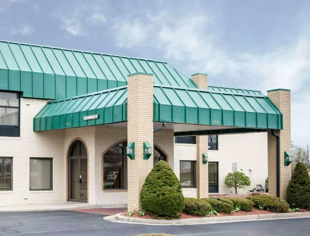 Quality Inn & Suites Indianapolis Northwest hotel detail image 2