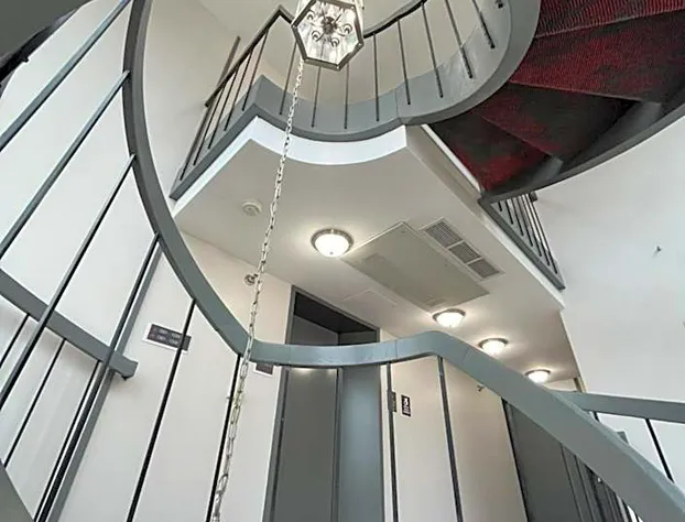 Ramada by Wyndham Milwaukee hotel detail image 3