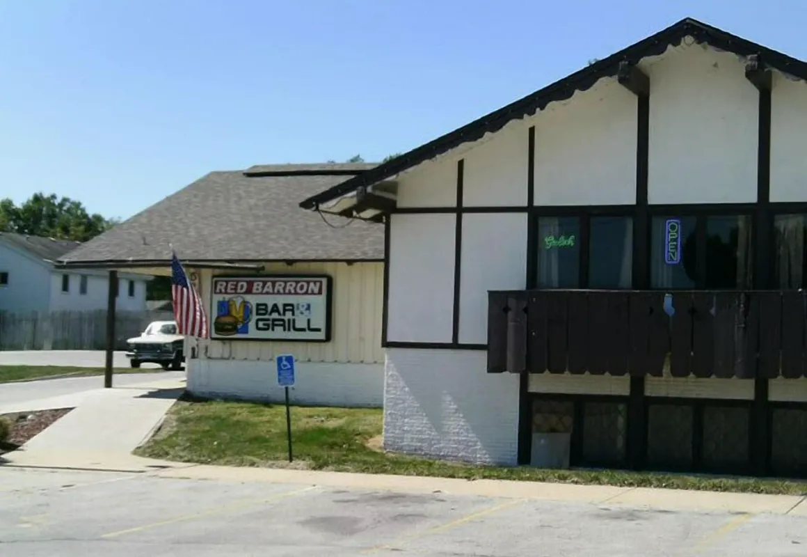 Budget Inn & Suites hotel hero