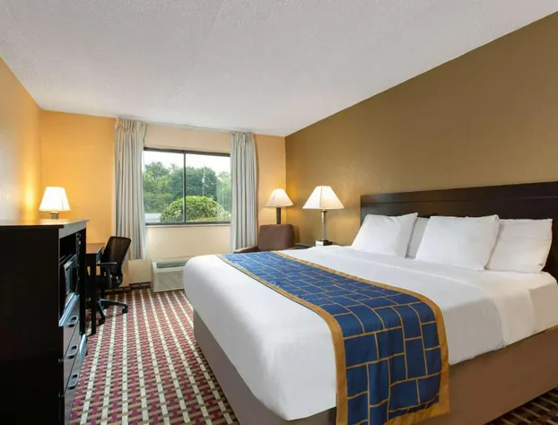 Days Inn by Wyndham Hillsborough hotel detail image 2