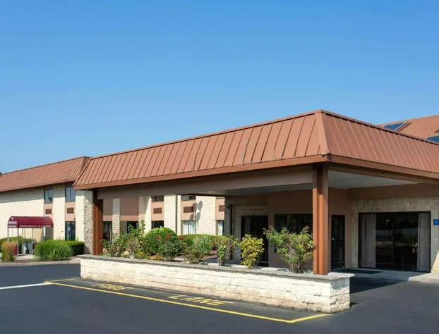 Days Inn by Wyndham Hillsborough hotel detail image 1