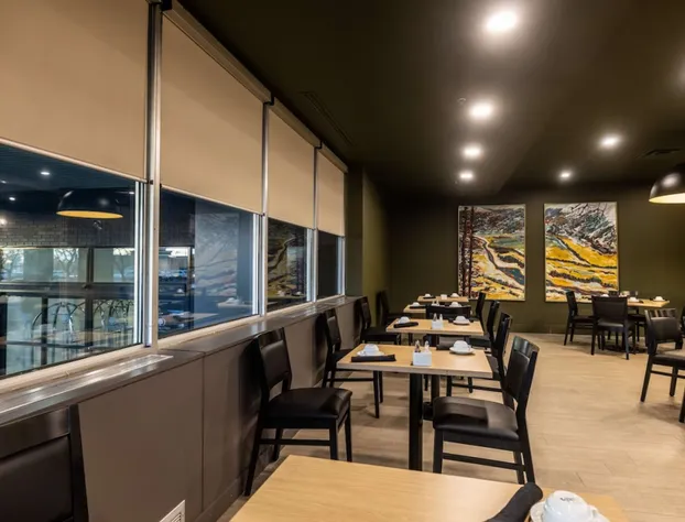 DoubleTree by Hilton Calgary North hotel detail image 3