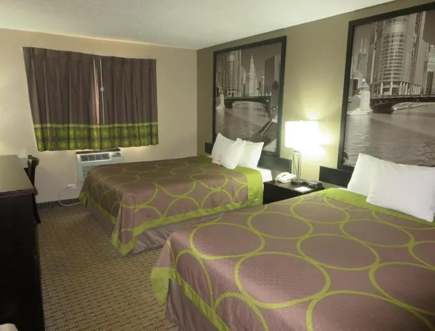 Super 8 by Wyndham Mundelein/Libertyville Area hotel detail image 2
