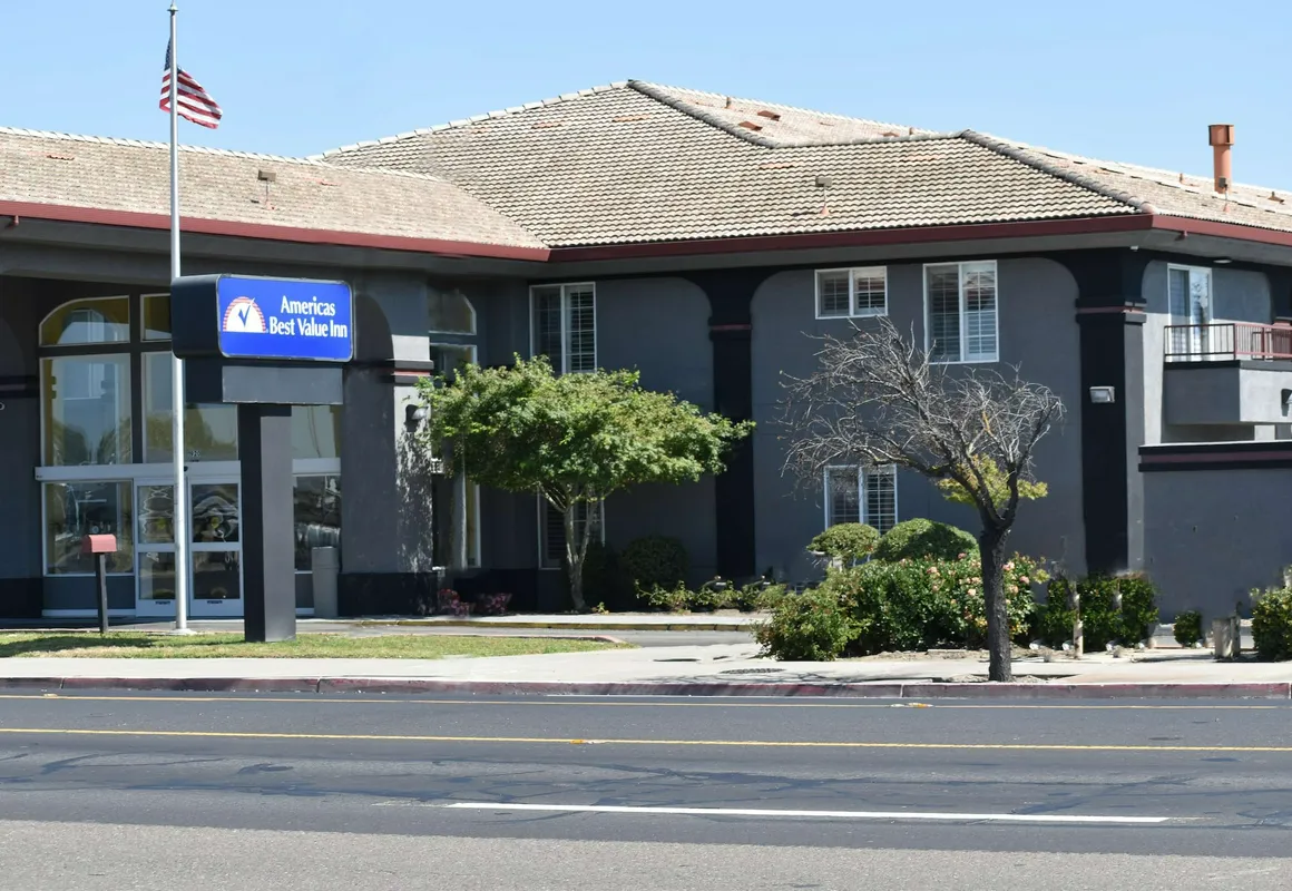 Baymont by Wyndham Manteca hotel hero