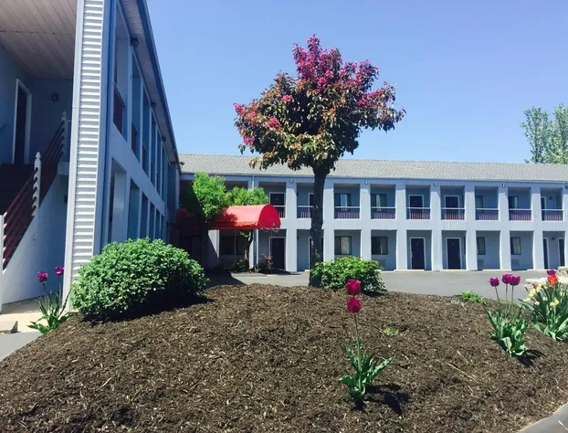 Pier Blue Inn Old Saybrook - Essex hotel detail image 1