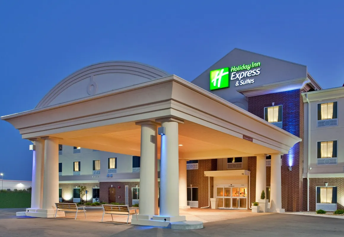 Holiday Inn Express & Suites Sedalia by IHG hotel hero