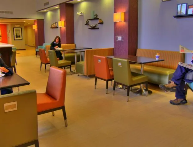 Hampton Inn & Suites Parsippany/North hotel detail image 2