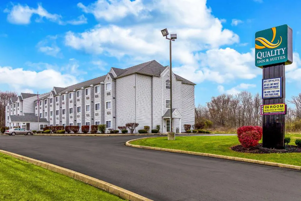 Quality Inn & Suites North Lima - Boardman hotel hero