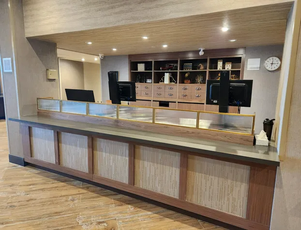 Four Points by Sheraton Point Edward Sarnia hotel detail image 4