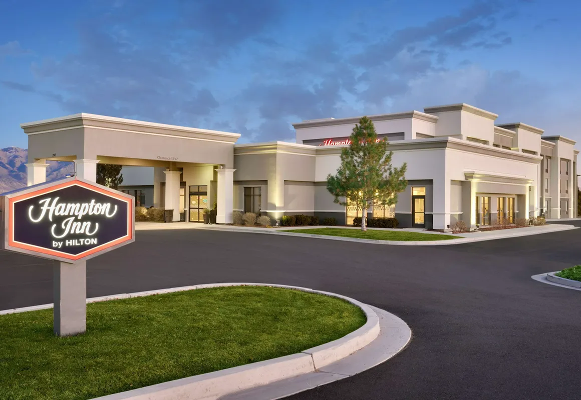 Hampton Inn Tremonton hotel hero