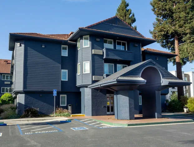 The Crestview hotel detail image 2