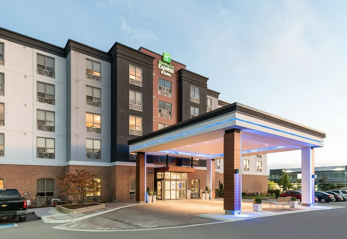Holiday Inn Express & Suites Milton by IHG hotel hero