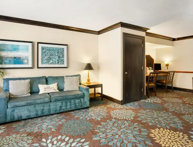 Sonesta ES Suites San Diego - Rancho Bernardo hotel detail image 3