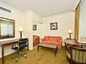 Ramada Los Angeles/Downtown West hotel detail image 4