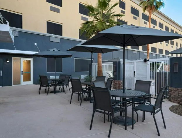 Fairfield by Marriott Inn & Suites Phoenix West Chandler hotel detail image 1