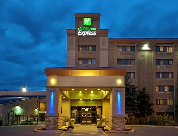 Holiday Inn Express Chicago-Palatine hotel detail image 1