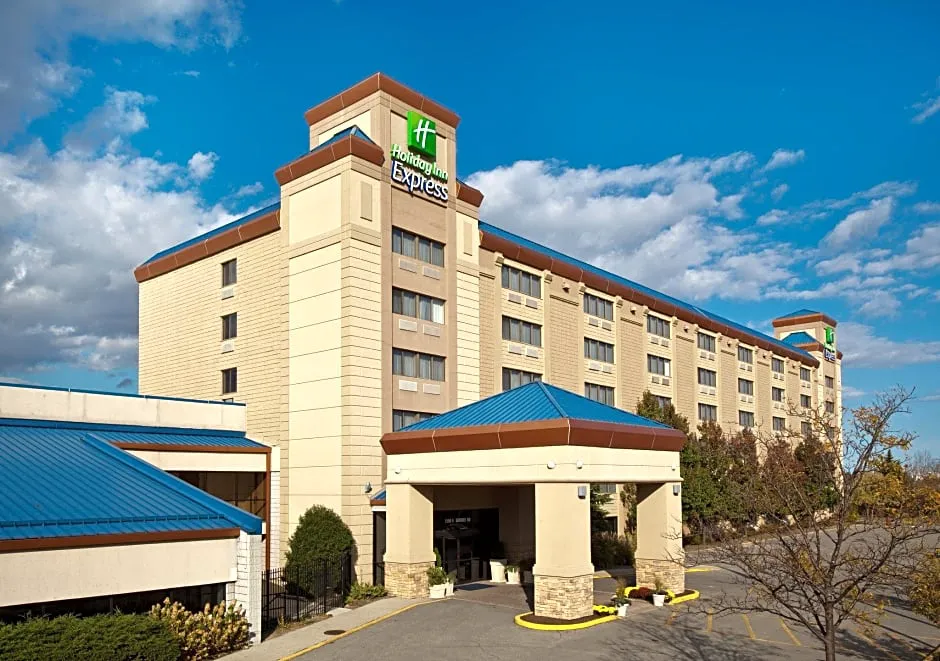 Holiday Inn Express Chicago-Palatine hotel hero