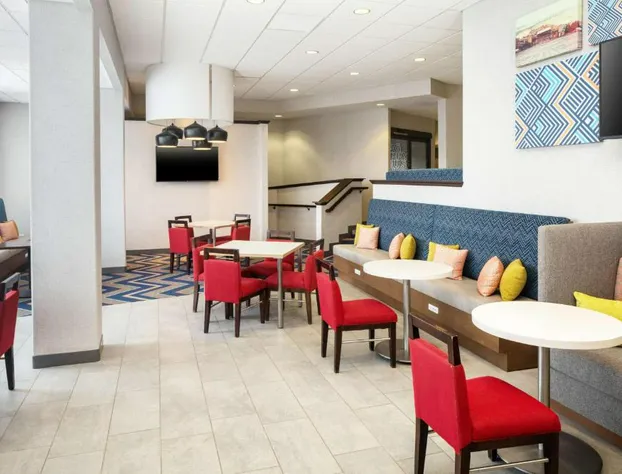 Hampton Inn & Suites Parker hotel detail image 4