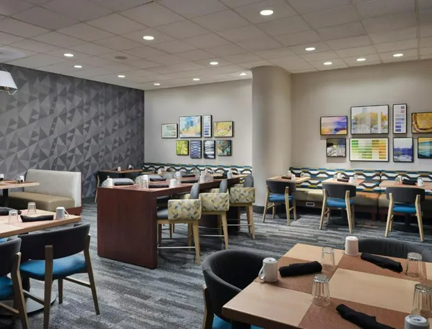 Holiday Inn Boston - Dedham Hotel & Conference Center by IHG hotel detail image 4