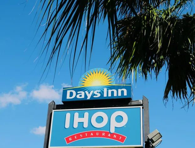 Days Inn by Wyndham Kenner/New Orleans Airport South hotel detail image 1