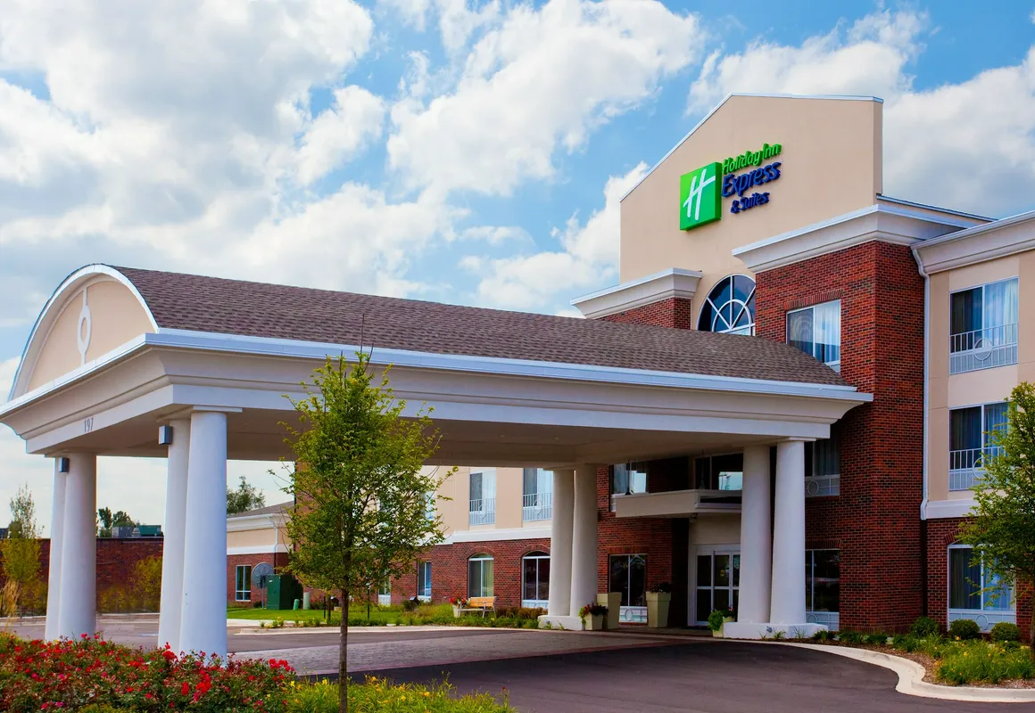 Holiday Inn Express Hotel & Suites, a Lake Zurich-Barrington by IHG hotel hero