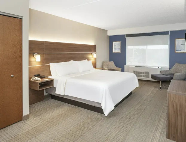Holiday Inn Express & Suites Riverhead - Long Island by IHG hotel detail image 4