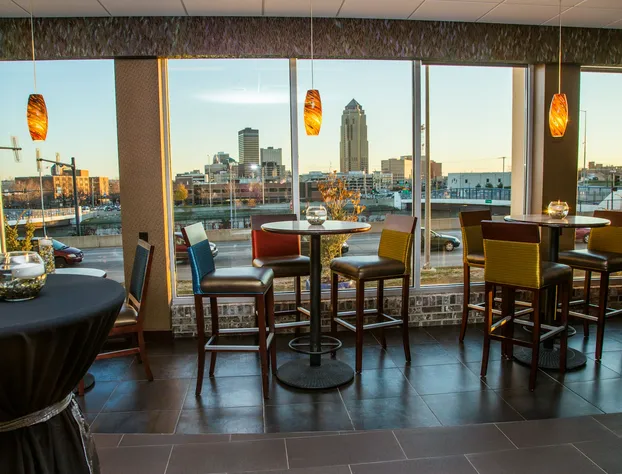 Holiday Inn Downtown - Mercy Area by IHG hotel detail image 3