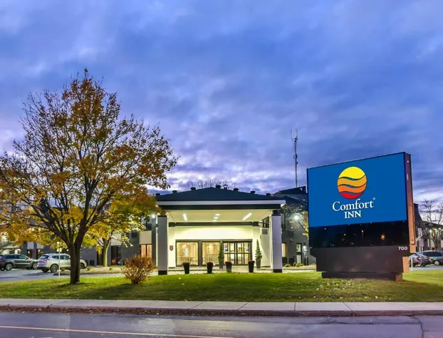 Comfort Inn Montréal Aéroport hotel detail image 2