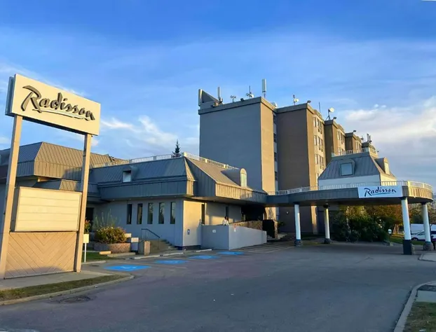 Radisson Hotel & Conference Centre West Edmonton hotel detail image 1