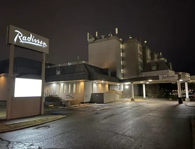 Radisson Hotel & Conference Centre West Edmonton hotel detail image 2