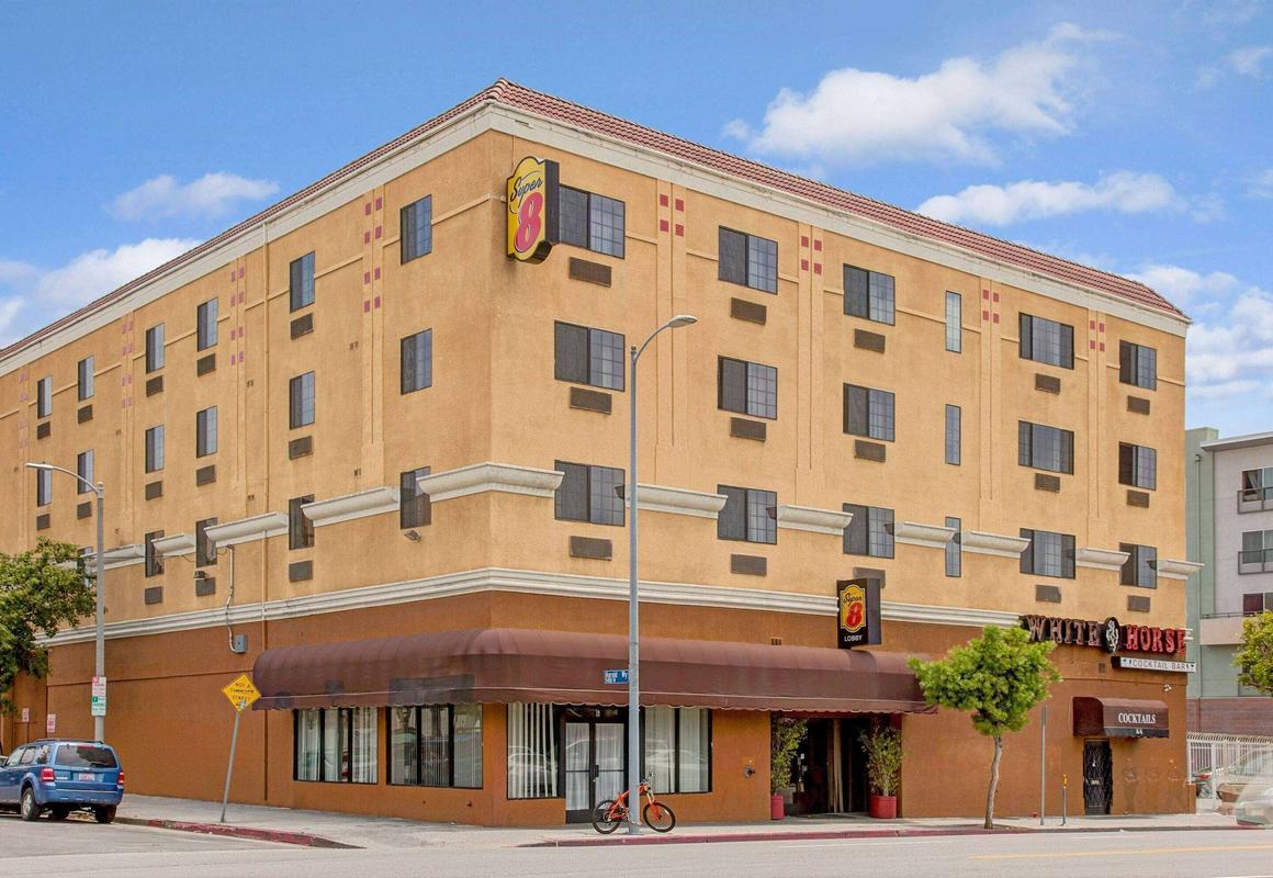 Super 8 by Wyndham Hollywood/LA Area hotel hero