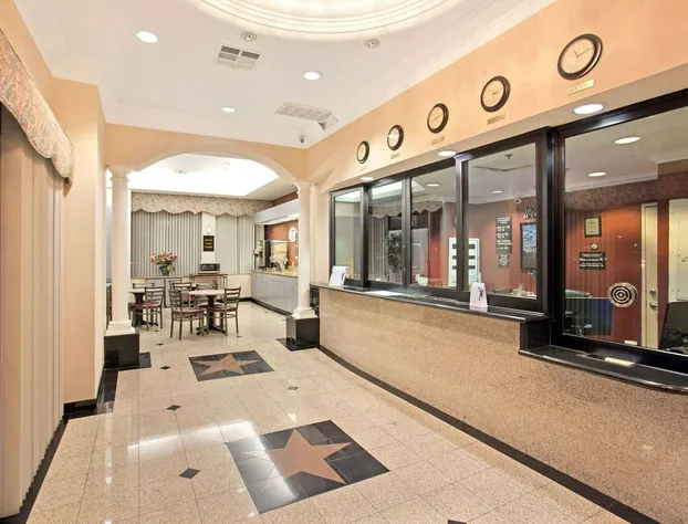 Super 8 by Wyndham Hollywood/LA Area hotel detail image 2