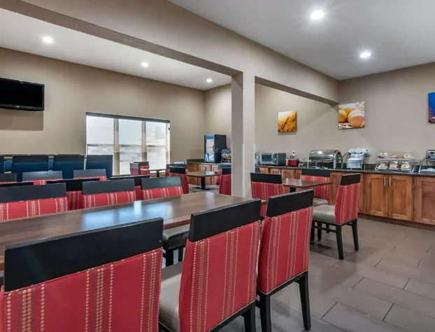 Comfort Inn & Suites Junction City - near Fort Riley hotel detail image 3