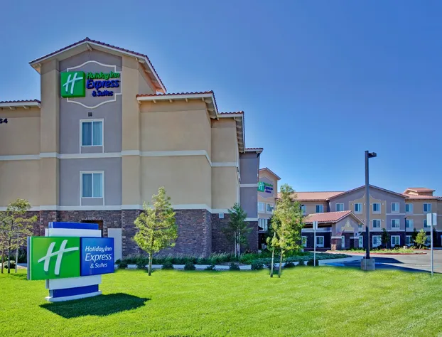 Holiday Inn Express & Suites Beaumont - Oak Valley by IHG hotel detail image 1