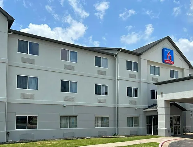 Studio 6 Oklahoma City, OK - South hotel detail image 1