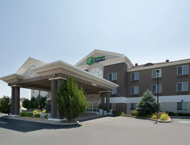 Holiday Inn Express Yreka-Shasta Area by IHG hotel detail image 1